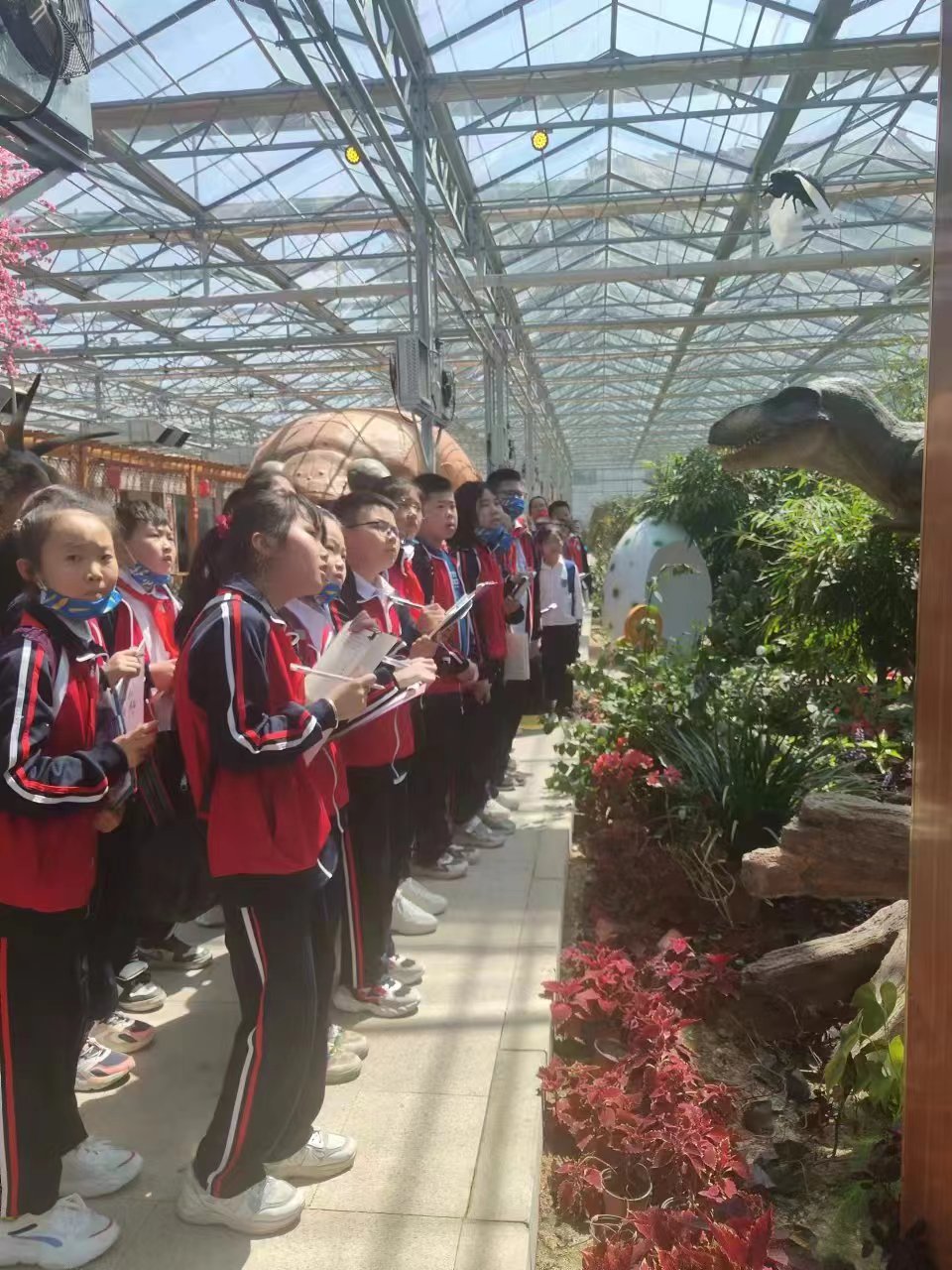 各地中小學生來茂豐金蟬科普示范基地研學